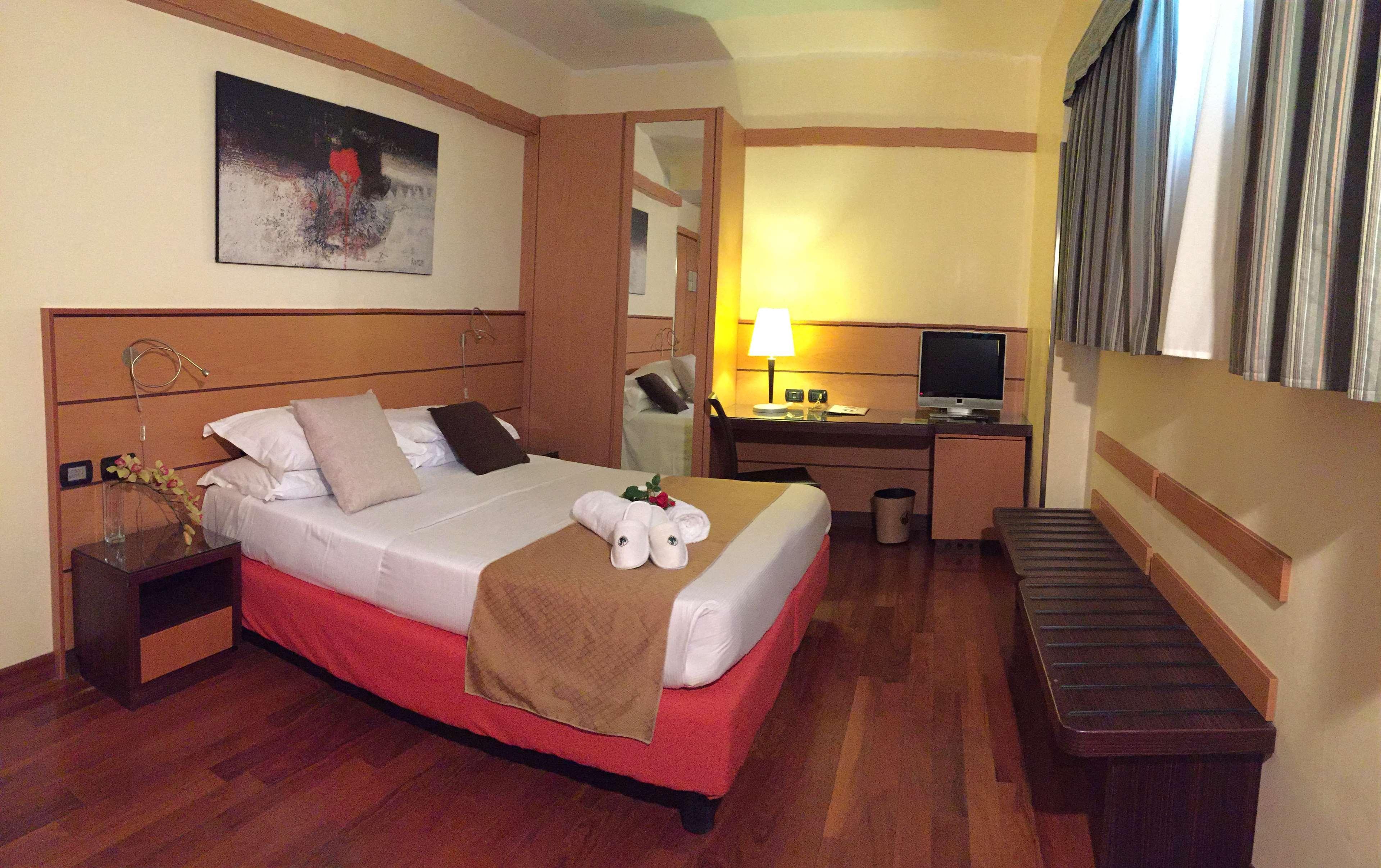 Best Western Hotel Dei Cavalieri Барлета Екстериор снимка