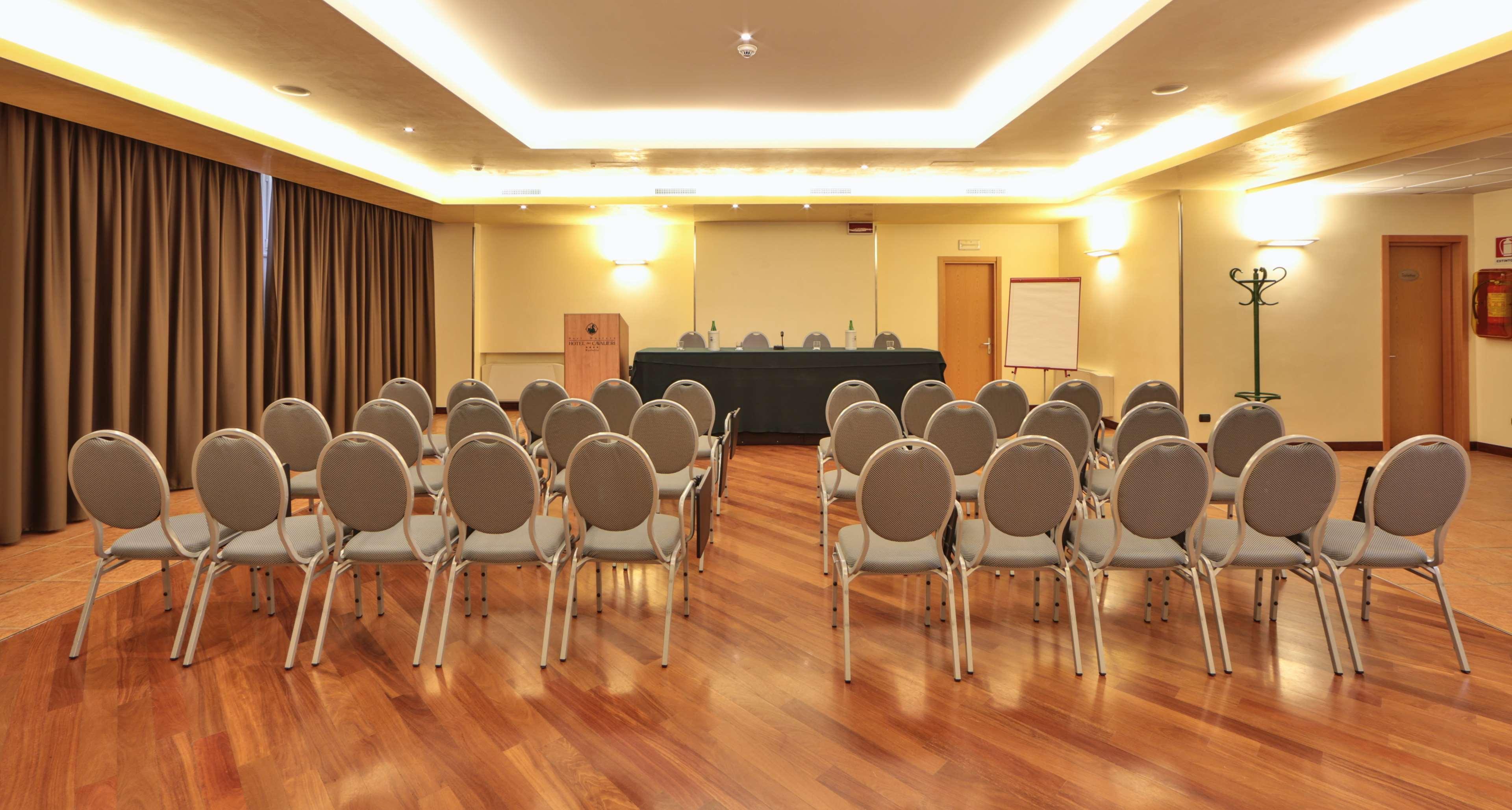 Best Western Hotel Dei Cavalieri Барлета Екстериор снимка