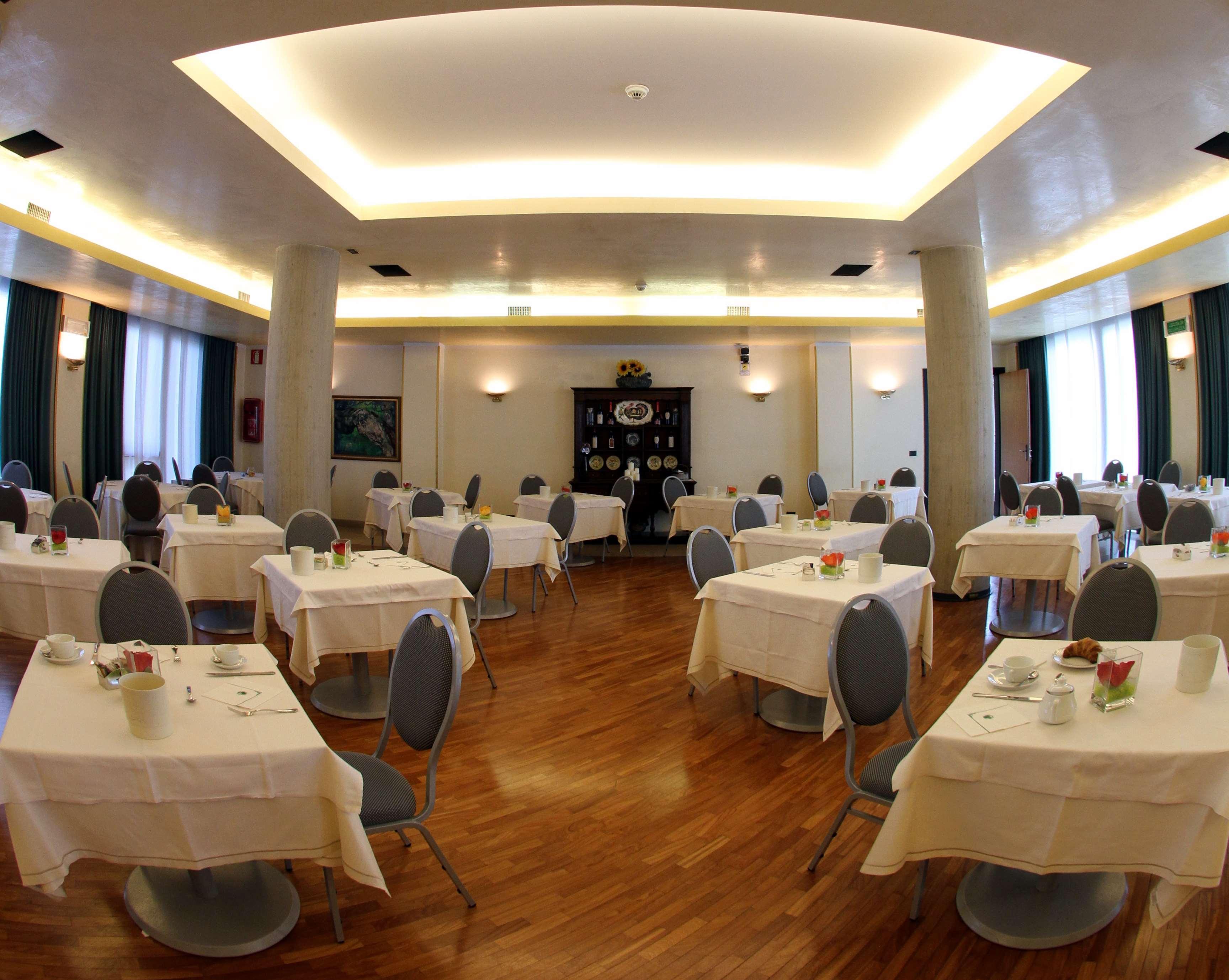 Best Western Hotel Dei Cavalieri Барлета Екстериор снимка